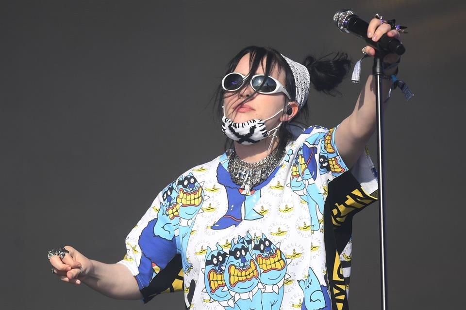 Billie Eilish debutó en Glastonbury con su éxito 'Bad Guy'.