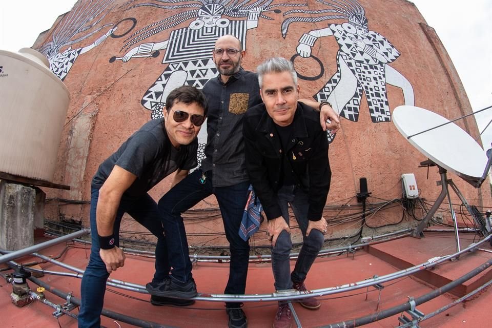 Germán Arroyo, Luis Ernesto Martínez y Daniel Gutiérrez promueven el videoclip de 'Rock and Roll'