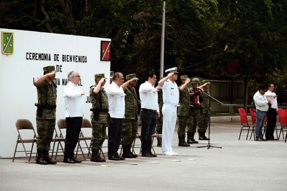 El Gobernador Astudillo y mandos castrenses en la presentación.