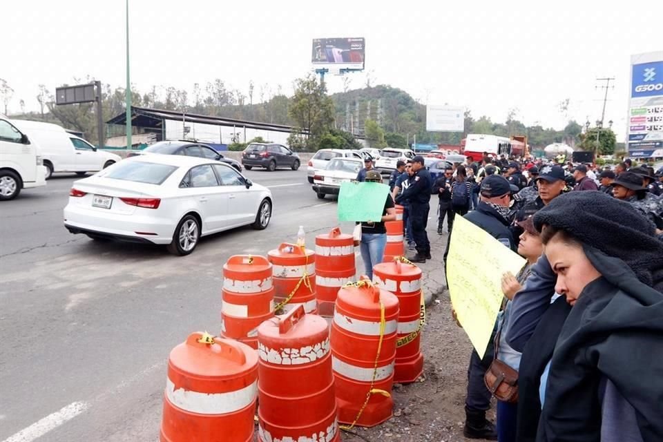 Después de tres horas y media de bloqueo, agentes inconformes con las condiciones de su incorporación a la Guardia Nacional se retiraron de la vía México-Pachuca.