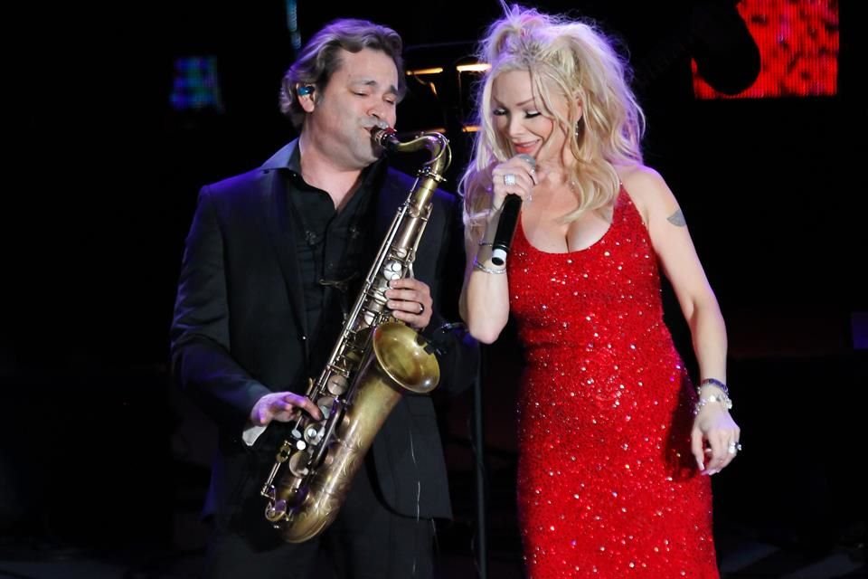 Marisela estuvo acompañada por 16 músicos y tres coristas.