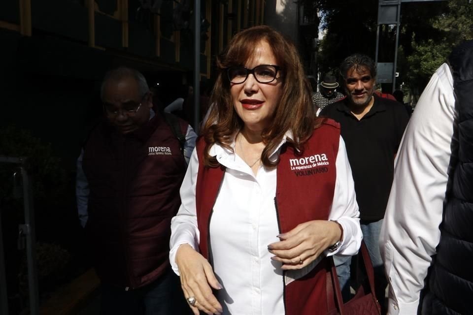 La presidenta de Morena, Yeidckol Polevnsky, logró que el Comité Ejecutivo Nacional nombrara a Leonel Godoy como secretario de organización.
