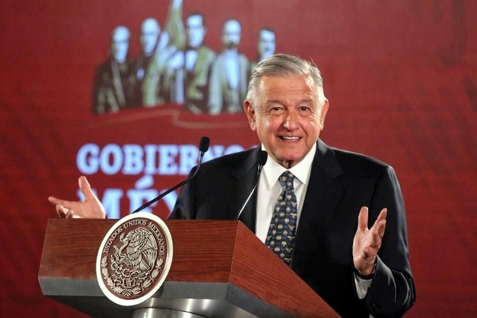 El Presidente en su conferencia de prensa matutina en Palacio Nacional.