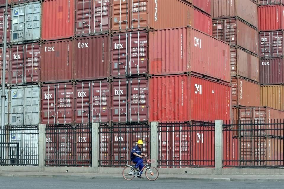 Centro logístico cerca del Puerto Tianjin Port, en el norte de China.