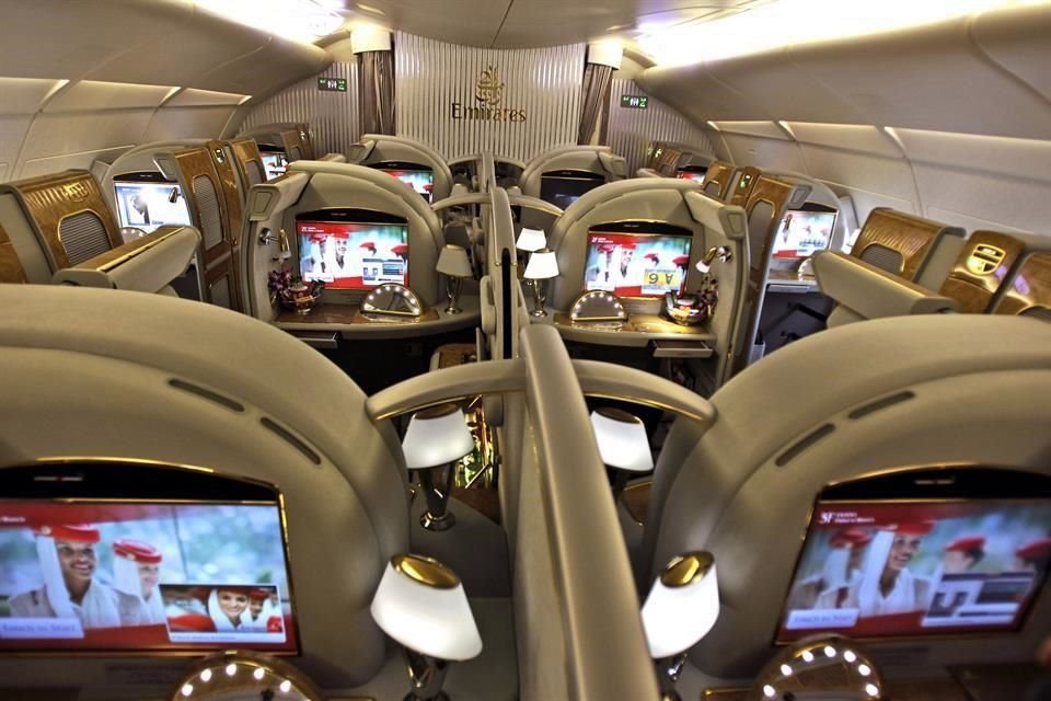 En México, Emirates Airlines opera diariamente su ruta México-Dubai vía Barcelona.