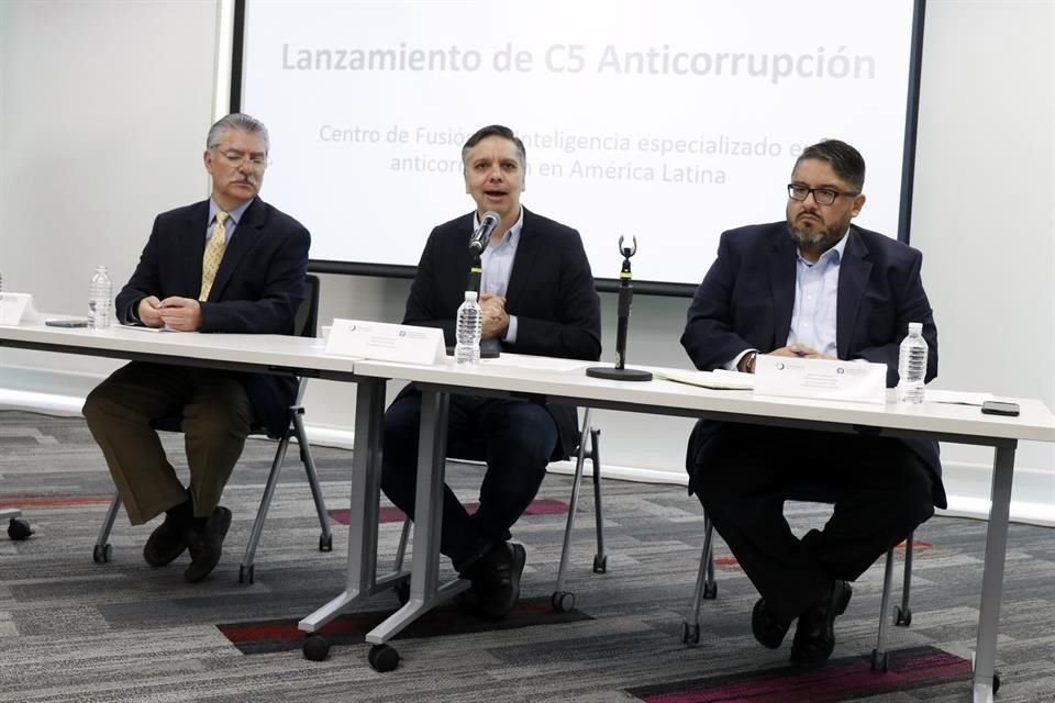 El C5 deriva de un acuerdo entre Transparencia Mexicana y el Tec de Monterrey para sumar el conocimiento que tienen ambas instituciones en la materia y el trabajo que realizan sus especialistas.