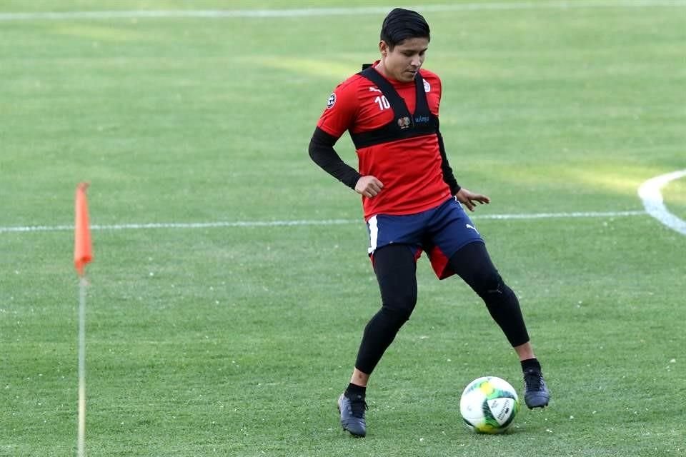 Eduardo 'Chofis' López renovó por un año y medio con las Chivas. 