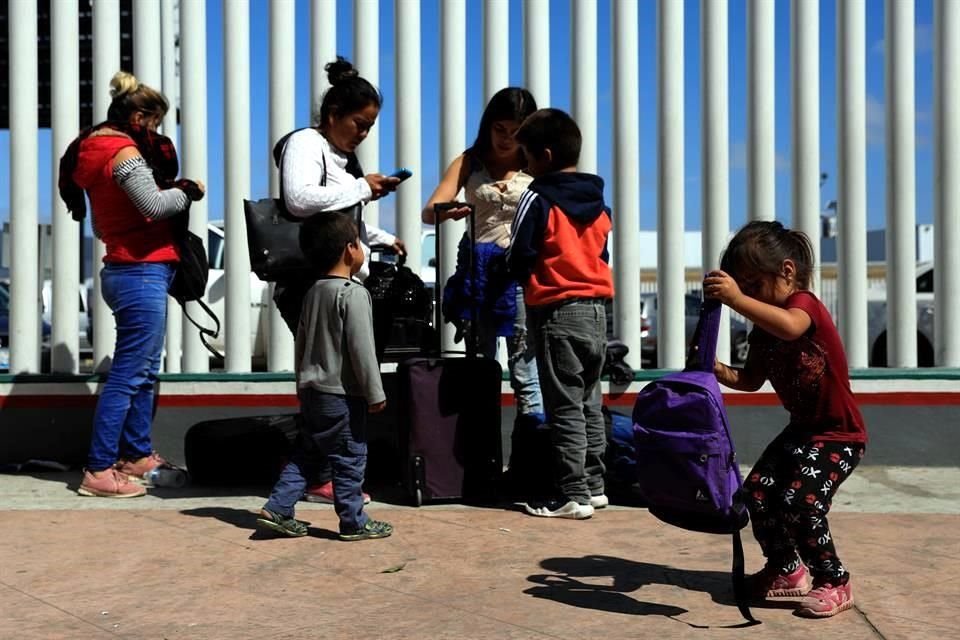 Algunos de ellos se han presentado en Texas y han sido retornados por Tijuana, Baja California, expuso.