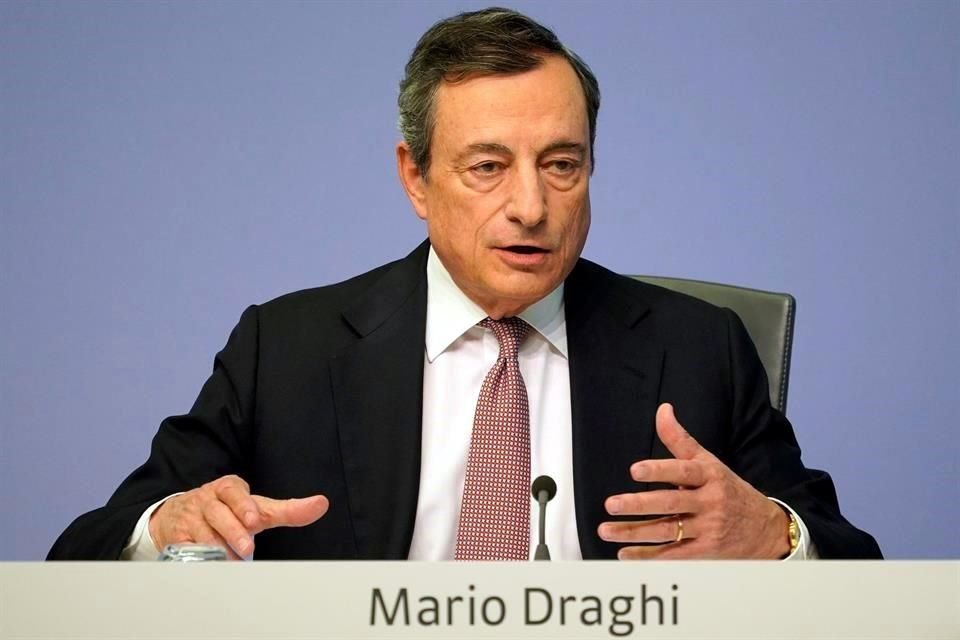 Mario Draghi, presidente del BCE, dijo que ene sta reunión no discutieron el recorte de tasas de interés, pues quiere ver las próximas proyecciones antes de tomar medidas.