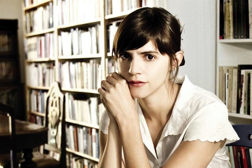 La escritora mexicana Valeria Luiselli es candidata al Premio Booker.