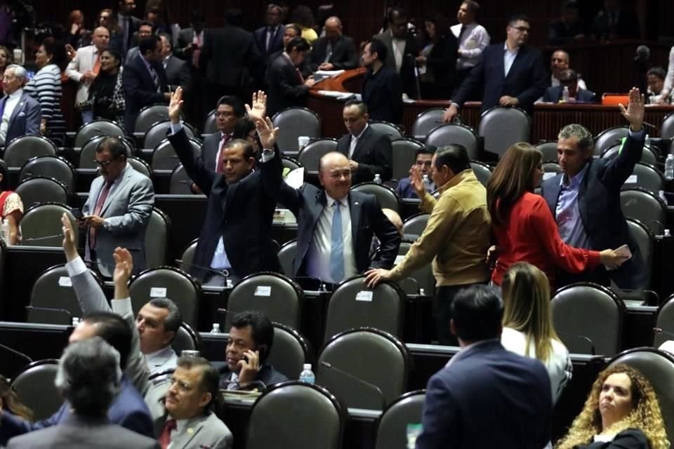 Con 420 votos a favor, 10 en contra y 9 abstenciones, el Pleno de la Cámara de Diputados aprobó en lo general la Ley de Extinción de Dominio.