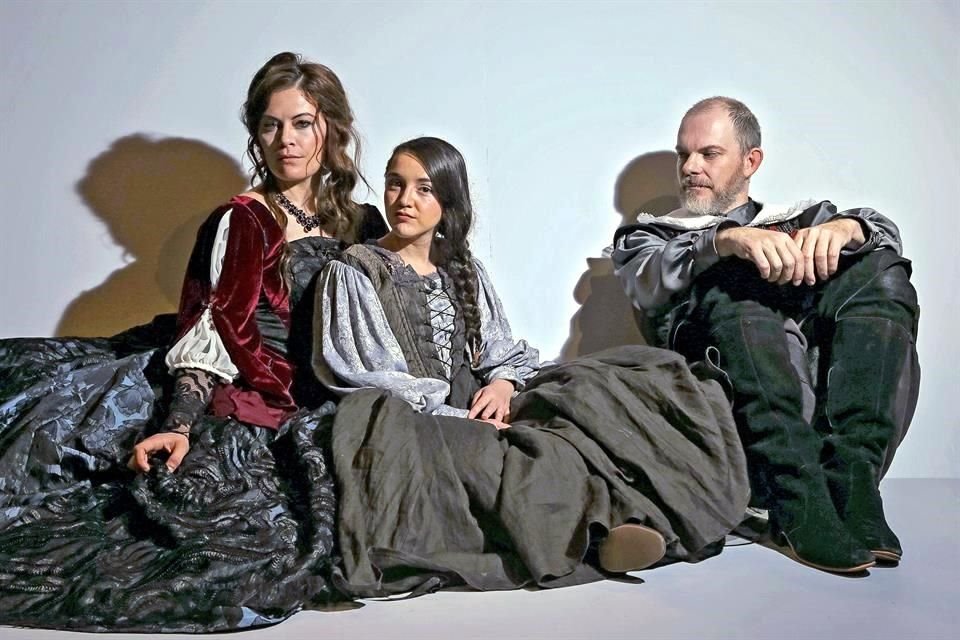 Amor Oscuro, con actuaciones de Sonia Franco, Fernanda Albarrán y Gastón Yanes.