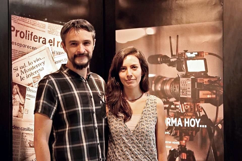 Alberto Guerra y Lina Romero realizan ilustraciones para documentar tareas científicas.