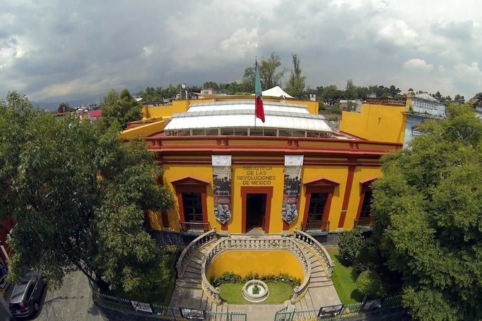 El Instituto Nacional de Estudios Histricos de las Revoluciones de Mxico fue fundado en 1953.
