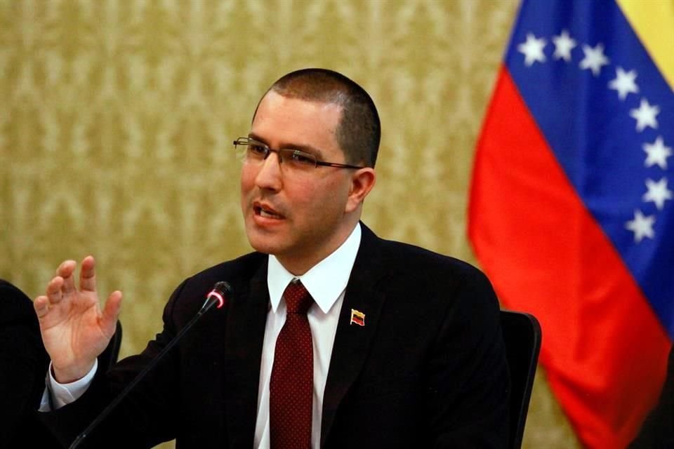 El Canciller Jorge Arreaza firma el comunicado donde piden a venezolanos tomar precauciones.