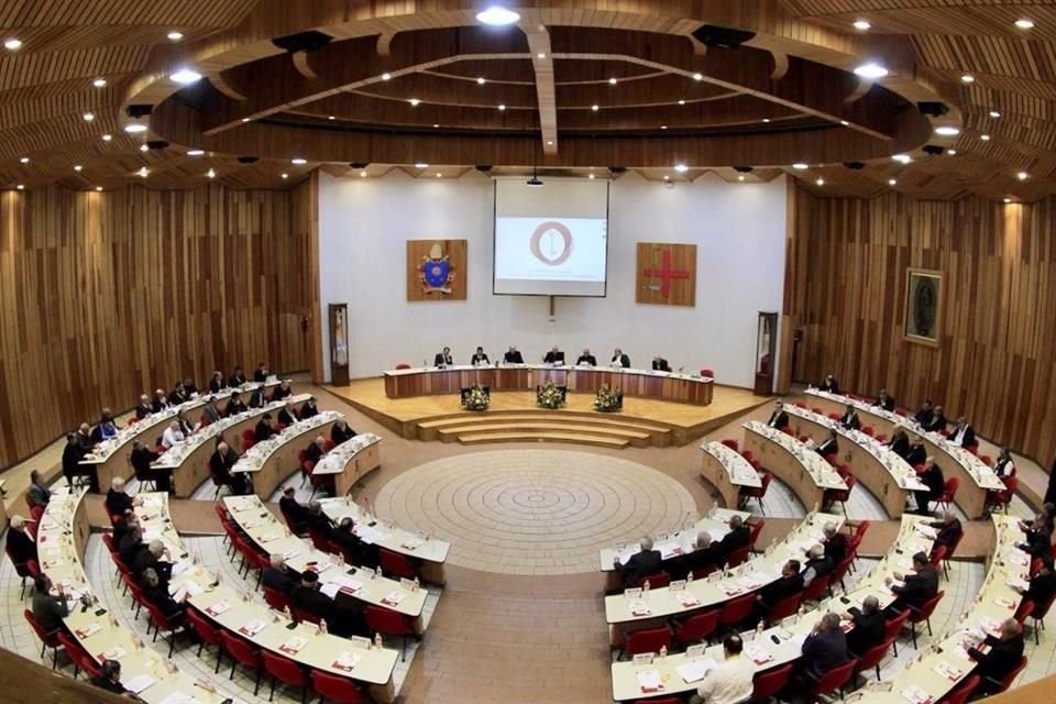 La Conferencia del Episcopado Mexicano felicitó a Claudia Sheinbaum por su triunfo en las urnas y pidió transición política sin violencia.