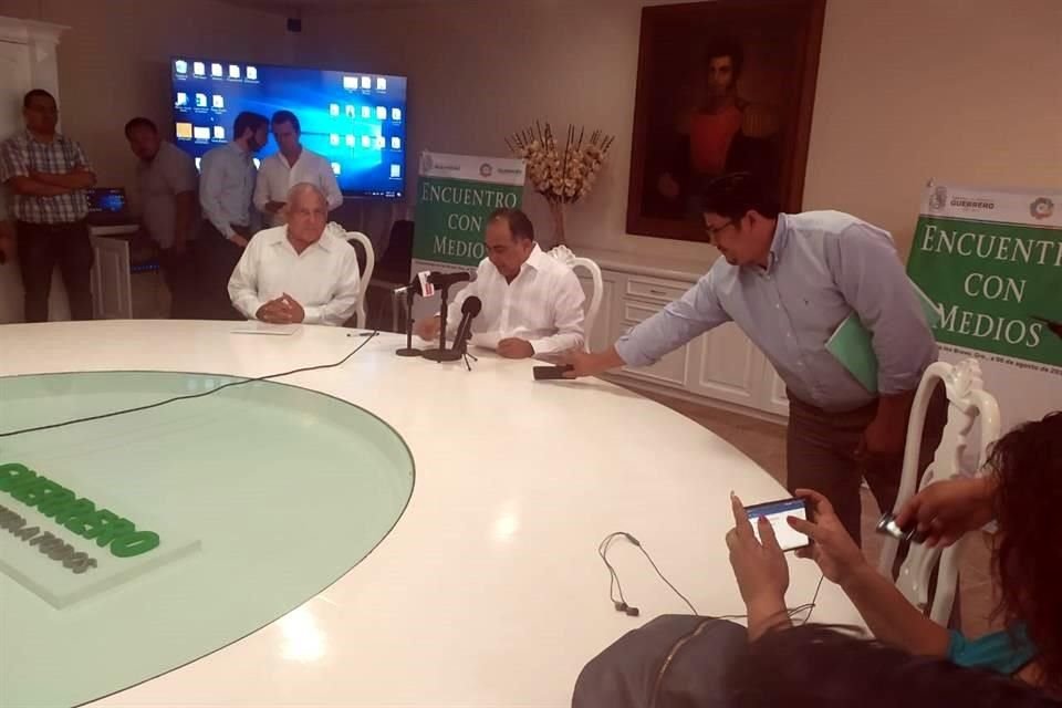 El Mandatario estatal pidió que se revise en forma escrupulosa y transparente el desempeño del programa del fertilizante.