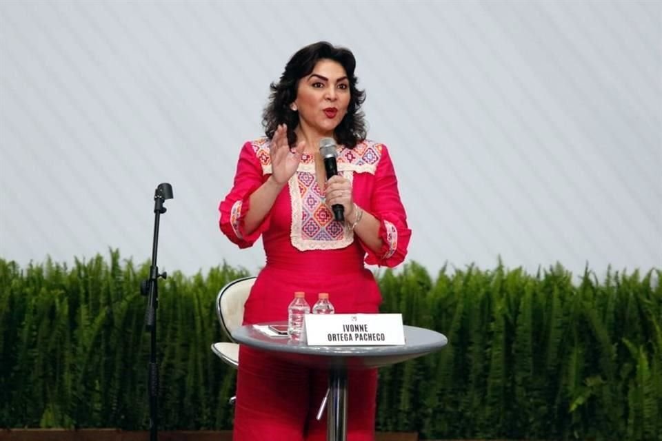 Ivonne Ortega durante el debate.