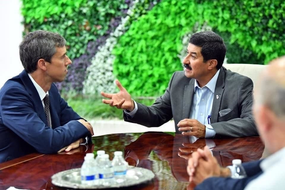 El Mandatario chihuahuense se reunió con el precandidato presidencial demócrata de Estados Unidos, Beto O'Rourke.