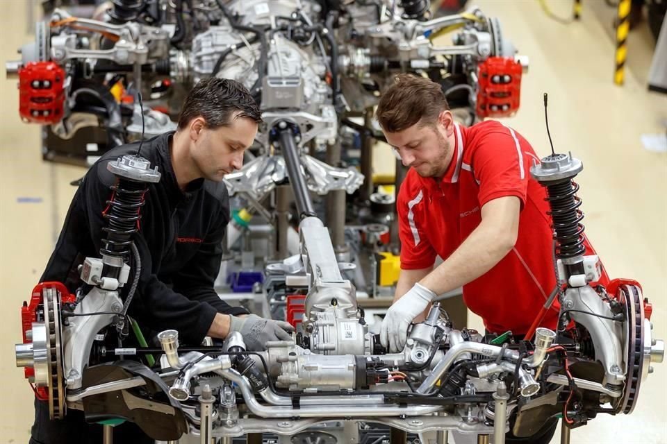 Guerra comercial afectó economía alemana en segundo trimestre, que se contrajo 0.1 %, por derrumbe de exportaciones y producción industrial.