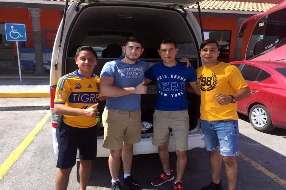 La afición de Tigres está presente en San Luis.