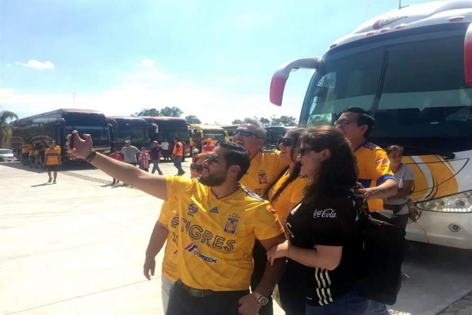 La afición de Tigres está presente en San Luis.