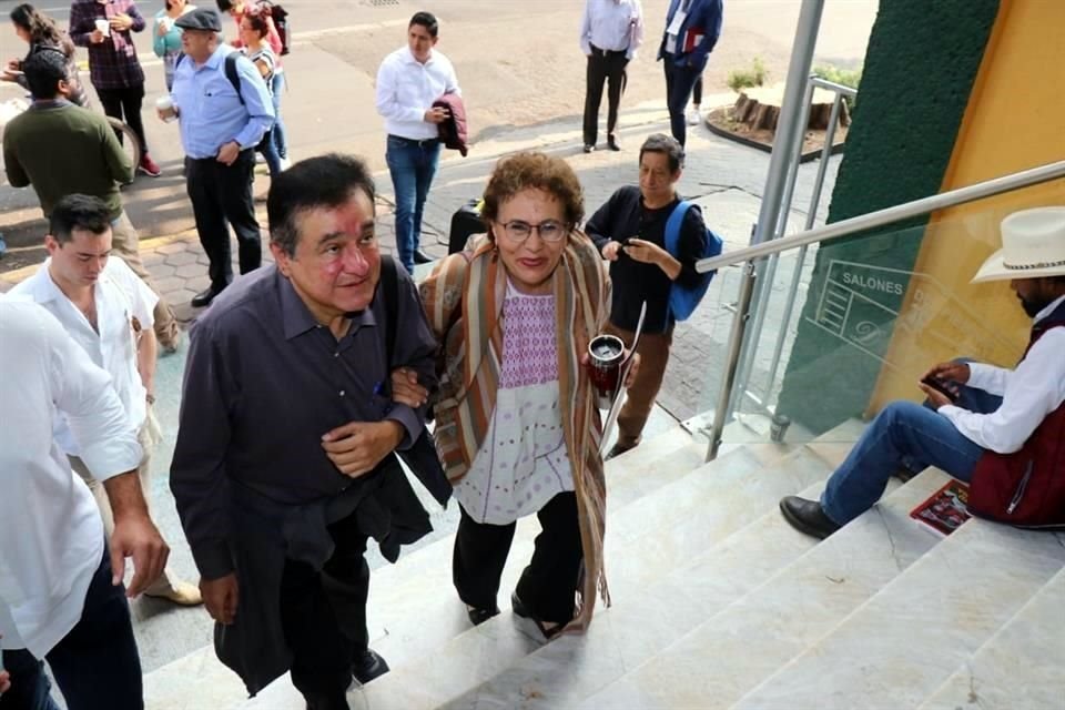 Bertha Luján asiste al Consejo Nacional morenista que se celebra en esta Capital.