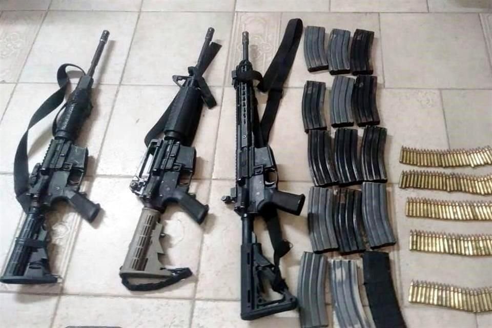 Aseguran armas y equipo táctico en Nuevo Laredo.