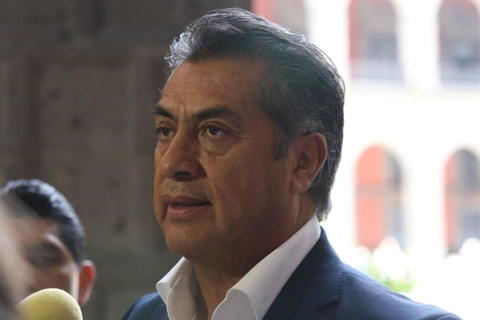 La Sala Regional Especializada del Tribunal Electoral federal ordenó sancionar al Gobernador por haber usado recursos públicos para ser candidato presidencial el año pasado.