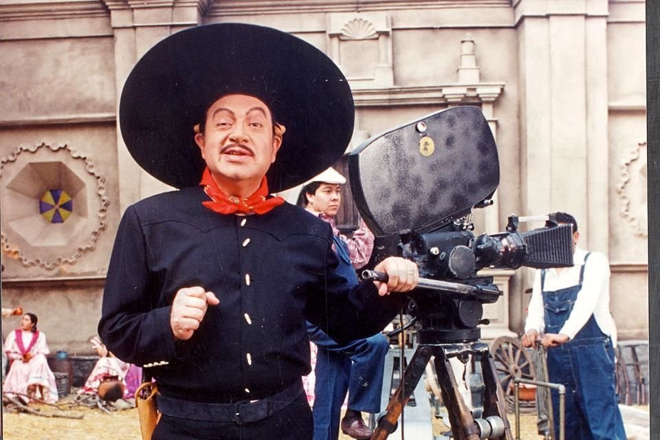 Eduardo Manzano alista un show sobre vida, aunque no planea abordar su éxito en 'Los Polivoces'.