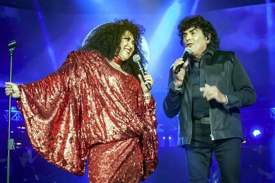 Amanda Miguel tuvo una noche llena de nostalgia, con invitados como Laureano Brizuela.