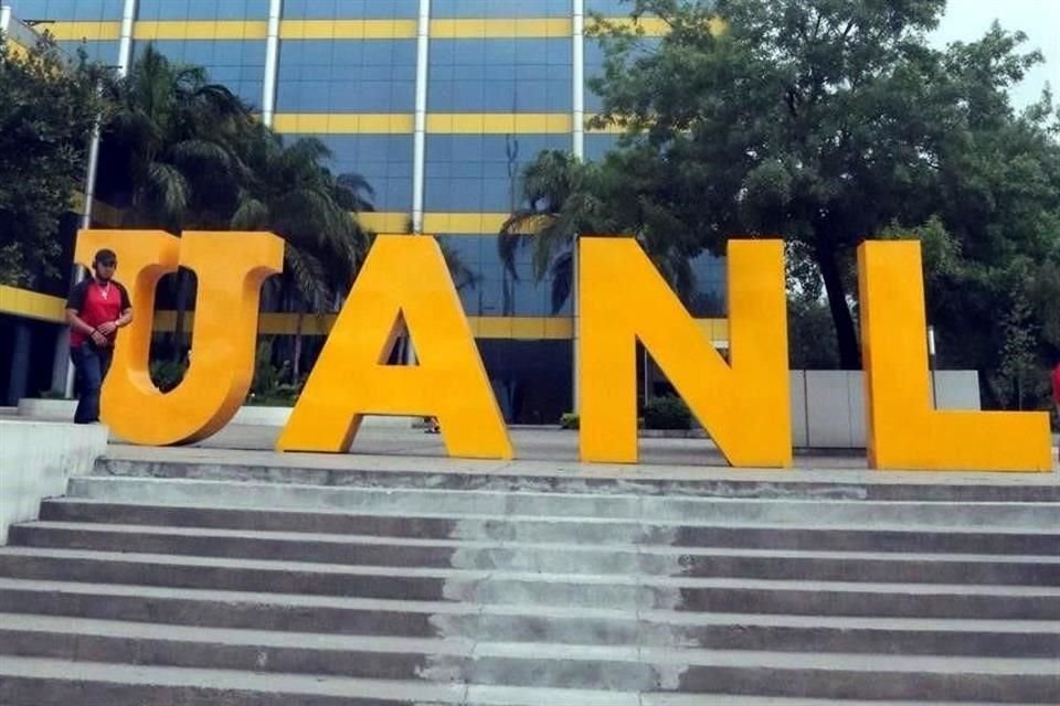 Desde 2007, Pemex y otras dependencias federales celebraban convenios con universidades, entre ellas la Universidad Autónoma de Nuevo León (UANL).