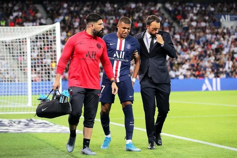 Kylian MBappé sufrió un desgarro en la pierna izquierda.