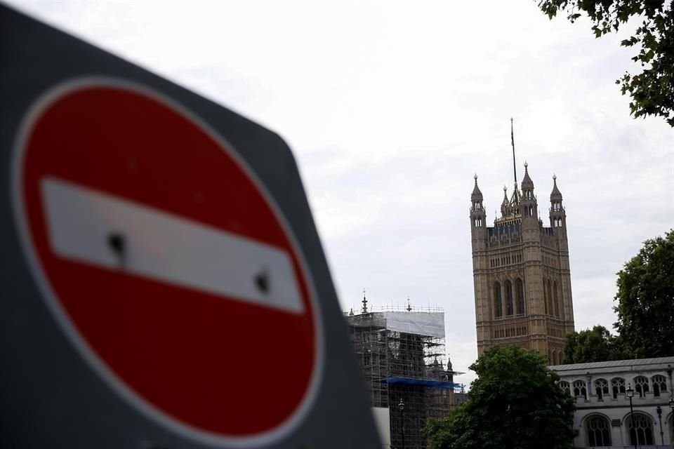 La reina Isabel II avaló suspender el Parlamento de GB, lo que impedirá que legisladores tengan tiempo suficiente para evitar un Brexit duro