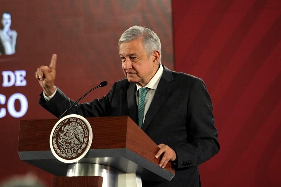 AMLO pidió no manchar el nombre de Morena luego de encontronazos por elección en Mesa Directiva, en vísperas de plenaria del partido.