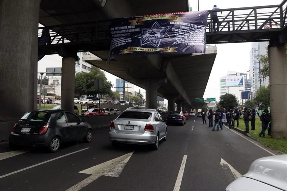 Fue hasta las 16:16 que uniformados liberaron la vía y se retiraron del lugar.