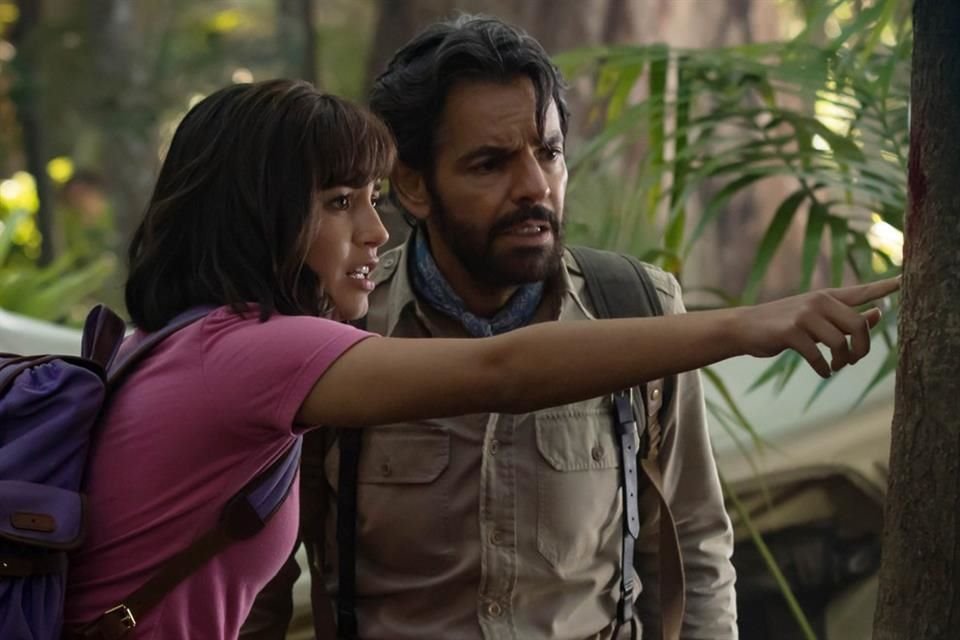 En la cinta, Derbez interpreta a un aventurero profesor de una universidad peruana.