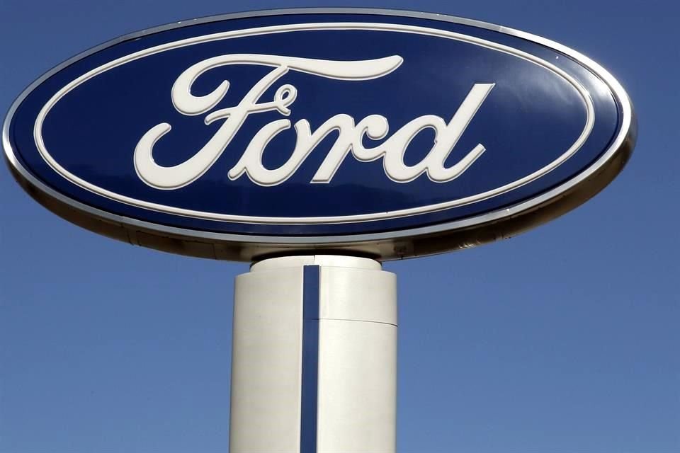 Ford dijo que trabaja con un escenario para una reapertura gradual de sus plantas a partir del segundo trimestre. 