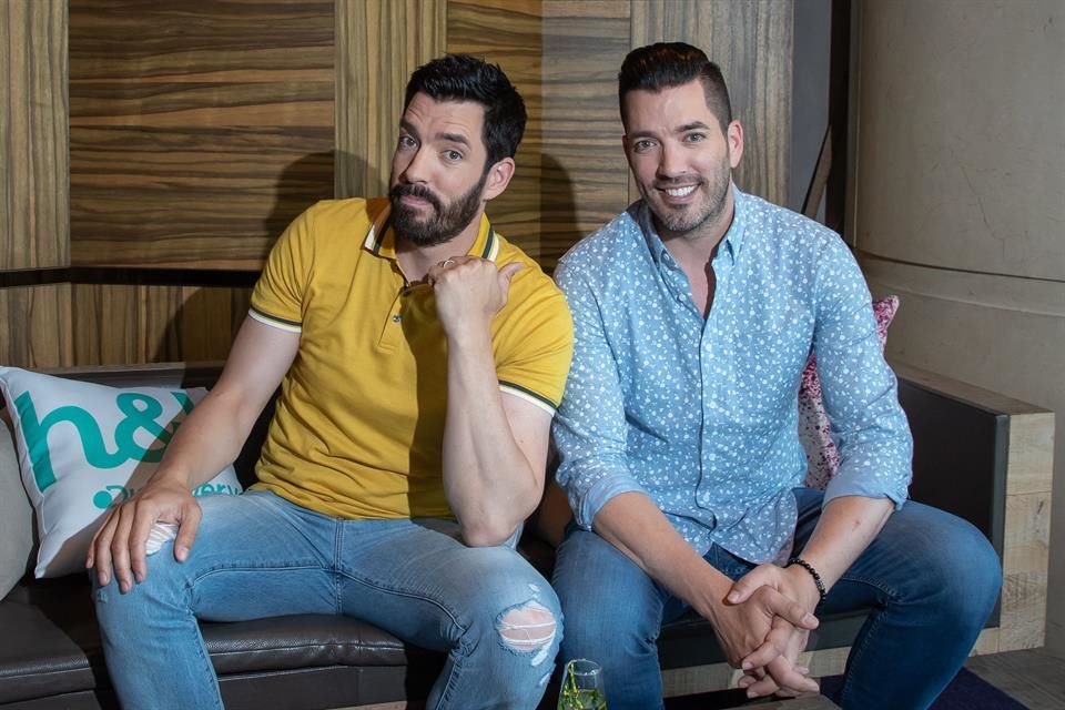 Drew y Jonathan Scott, estrellas de 'Hermanos a la Obra', revelan las ventajas que les da ser gemelos y algunos tips para diferenciarlos.