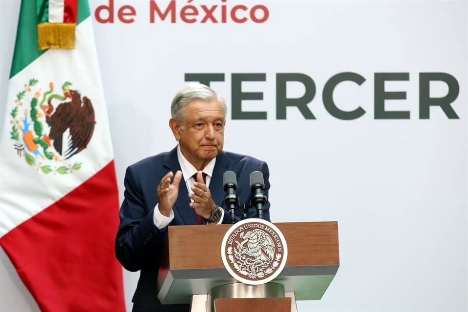 El Presidente dijo que que el peso ha resistido fuertes presiones externas.