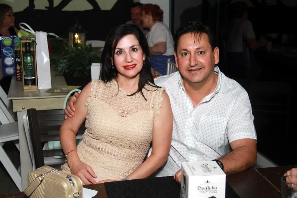 Lorena Garza y Horacio Rodríguez