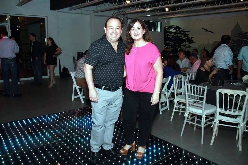 Manuel Martínez y Martha González