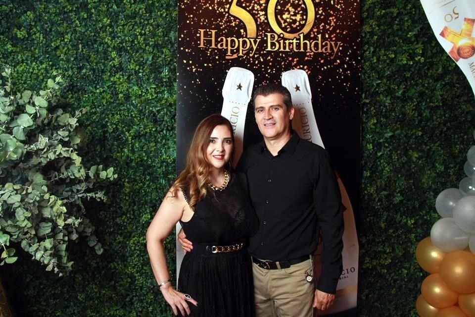 Mayra Cortés de Sáenz y Mauricio Sáenz García