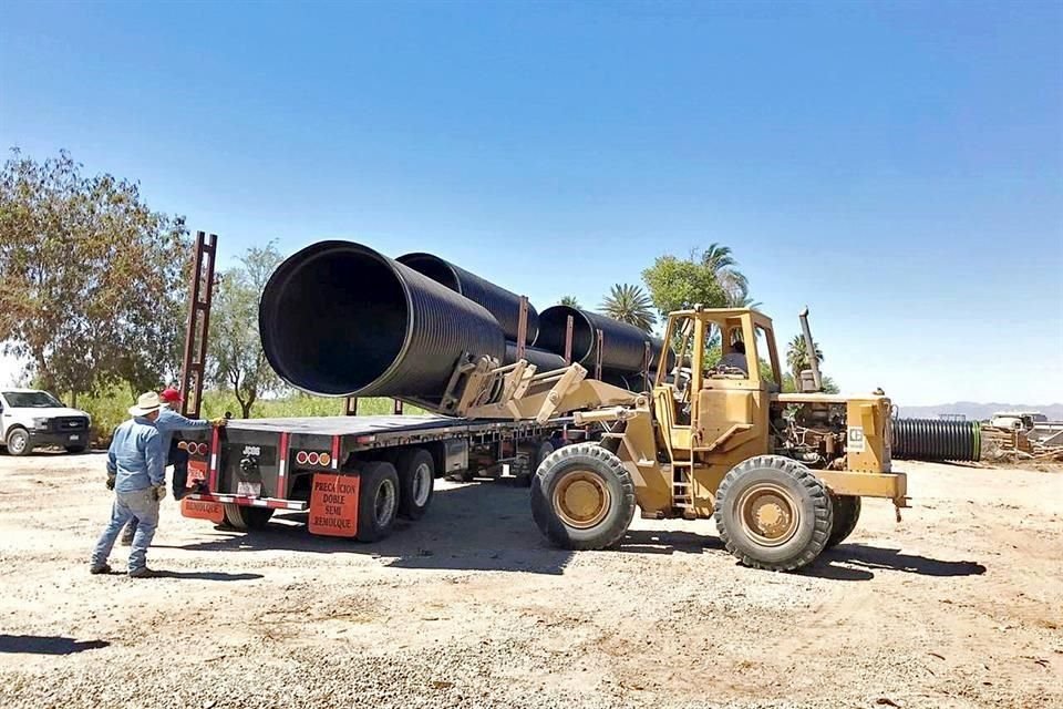 Entre las obras se incluyen revestimientos de canales, un entubado de canal, compuertas automatizadas y nivelación de parcelas.