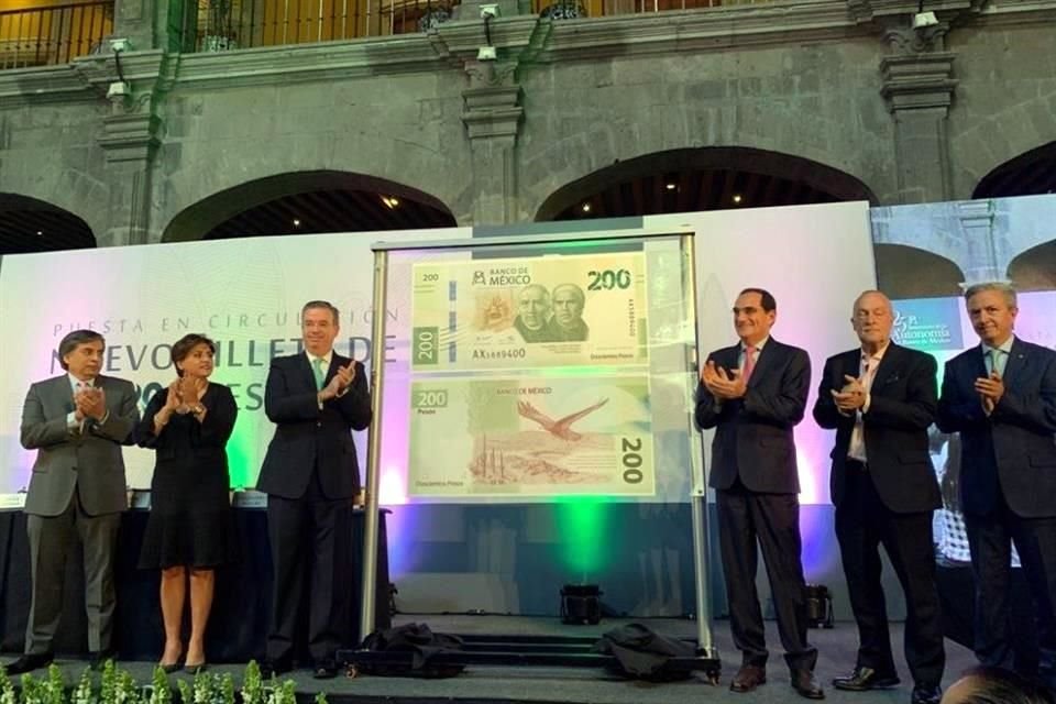 El Banco de México develó el nuevo billete con denominación de 200 pesos, que comenzará a circular a partir de hoy.