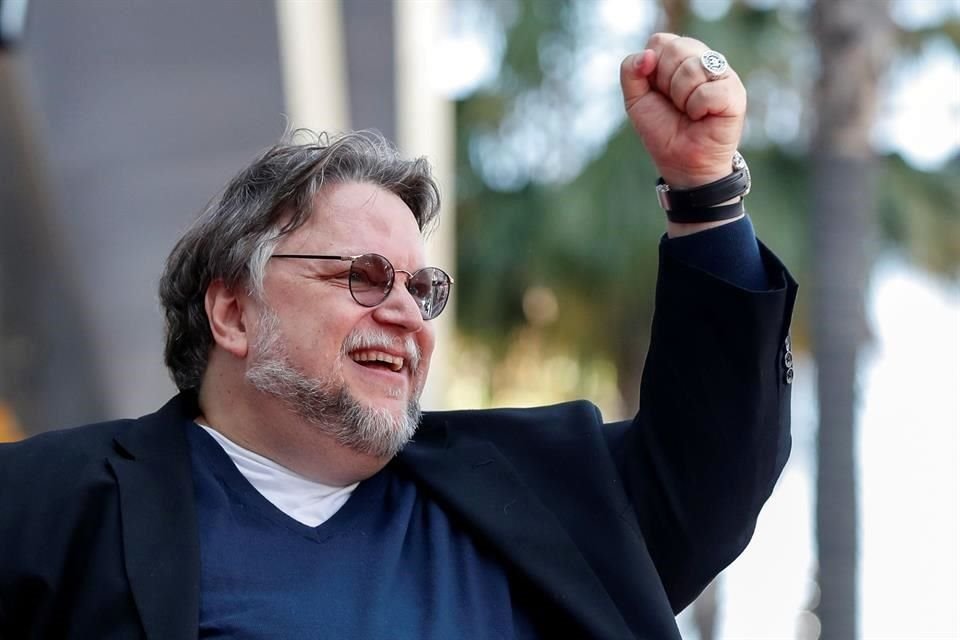 Guillermo del Toro ha elogiado el trabajo de Issa  López, como la cinta 'Vuelven'.