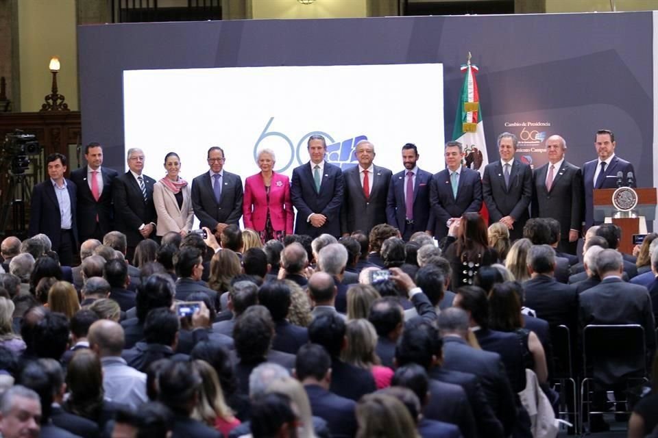 Los empresarios fueron entrevistados en Palacio Nacional donde se realizó el relevo de la presidencia del Consejo de la Comunicación.