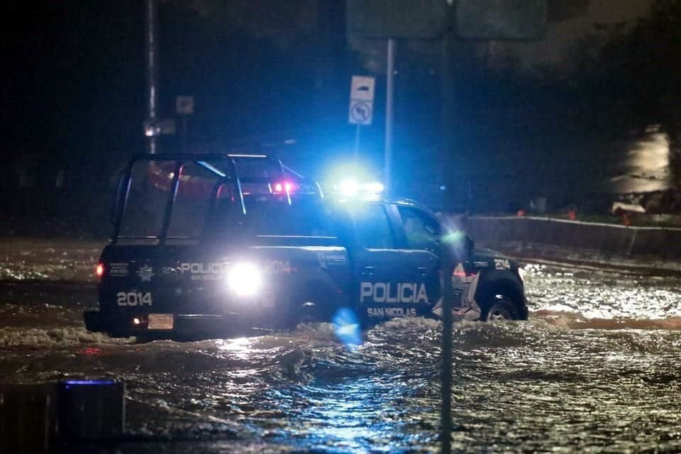 Tras las torrenciales lluvias a causa de la tormenta 'Fernand' durante el miércoles y la madrugada de este jueves, distintos puntos de la Ciudad reportan daños y afectaciones.