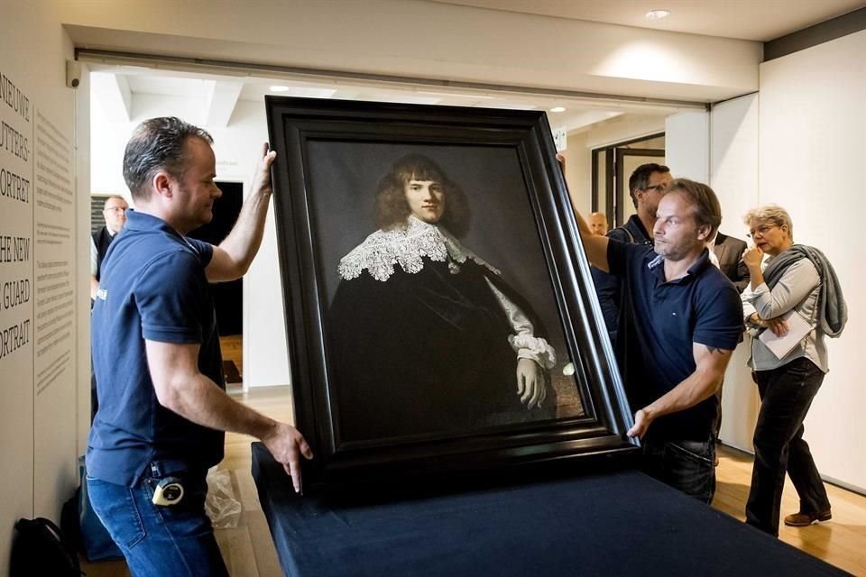 El retrato de un joven bien vestido y con el cabello rojo se presentó este miércoles como el primer Rembrandt 'nuevo' en aparecer desde 1974.