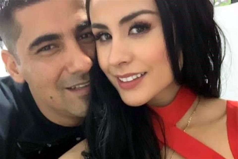 Fabiola Martínez participa en un programa de Televisa Monterrey, 
